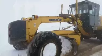 Siirt'te Kar Yağışı Nedeni ile Kapanan Grup Köy Yolları Ulaşıma Açıldı