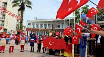 İzmir'in İlçelerini Bayram Coşkusu Sardı