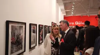 Londra Saatchi Galeri'de Muhteşem Açılış