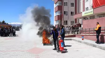 Okuldaki Deprem ve Yangın Tatbikatı Gerçeğini Aratmadı