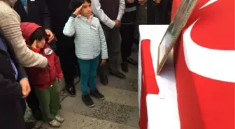 Şehit Astsubay'ı, Çocukları Asker Selamıyla Uğurladı