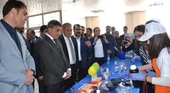 Tatvan'da Tübitak 4006 Bilim Fuarları Düzenlendi