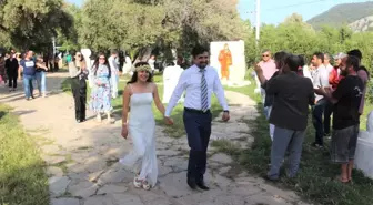 Heykel Müzesinde Tanıştılar, Heykel Müzesinde Nikah Masasına Oturdular