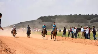 Dazkırı'da At Yarışları