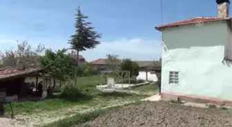 Bahçesindeki Tarihi Çeşmeyi Müzeye Bağışladı