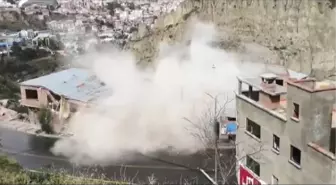 Bolivya'da Toprak Kayması: 64 Ev Yıkıldı