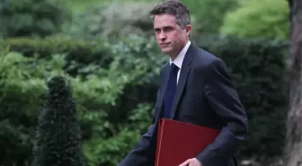 Huawei: İngiltere Savunma Bakanı Gavin Williamson 'Bilgi Sızdırma Soruşturması' Sonrası Görevden...