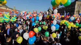 Kızıl Meydan'da 1 Mayıs yürüyüşü