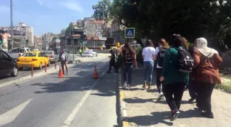 Trafiğe Kapanan Yollar Nedeniyle Turistler Otellerine Yürümek Zorunda Kaldı