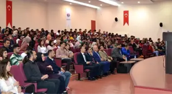 Oğuzeli'nde Üniversite Öğrencilerine Dgs ile Hukuk Fakültesine Geçiş Anlatıldı