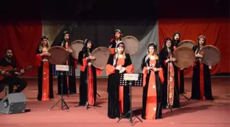 Reng-i Hakkari Sanat Topluluğu Bilim Adamları İçin Sahne Aldı