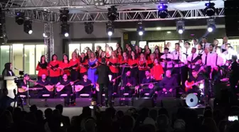 Öğretmenlerden Oluşan Koro İlk Konserini Verdi