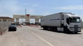 Çobanbey Sınır Kapısı'nda Yoğunluk
