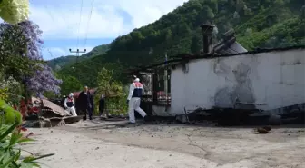 Ev Yangınında Yaşlı Çift Hayatını Kaybetti