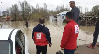 Kızılaydan Selzedelere Yardım Eli