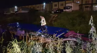 Park Halindeki Tır Dereye Uçtu