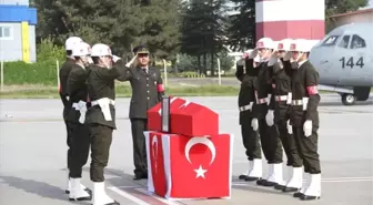 Şehit yüzbaşı için tören
