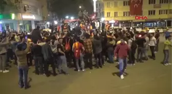 Spor Galatasaraylı ve Beşiktaşlı Taraftarlar Arasında Arbede