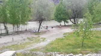 Suya Kapılan 2 Çocuğundan Birini Kurtarabildi