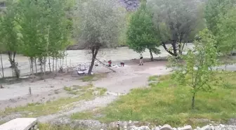 Suya Kapılan 2 Çocuğundan Birini Kurtarabildi