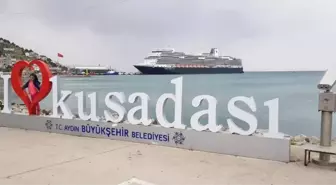 Ünlü Transatlantik 3 Yıl Sonra Yeniden Kuşadası'nda