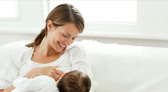 Emziren Anne Oruç Tutabilir Mi? Emzirmek Orucu Bozar mı?