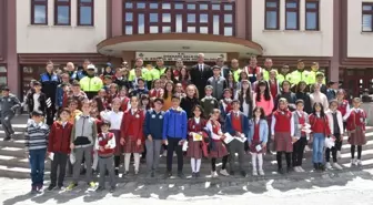 Hakkari'de Karayolu Trafik Haftası Kutlandı