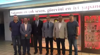 Kuşadası Esnaf Odası'nın Desteğiyle Lisede Atatürk Köşesi Açıldı