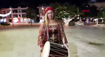 Muğla Datçalılar, Kadın Davulcunun Manileriyle Sahura Kalkıyor