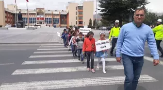 Öğrencilerden Sürücülere Uyarı