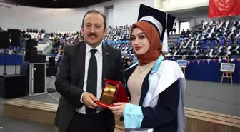 Vali Pehlivan, Bayburt Üniversitesi Eğitim Fakültesi Mezuniyet Törenine Katıldı