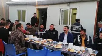 İl Emniyet Müdürü Onar, Kontrol Noktasında Polislerle İftar Yaptı