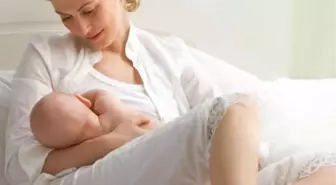 Anne İle Bebeği Arasındaki Bağ, 'Emzirme' İle Başlar!