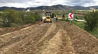 Hüyük'te Dış Mahallelerin Yolları Genişletiliyor