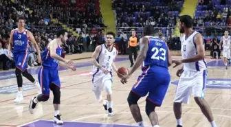 Afyon Belediyespor-Anadolu Efes: 74-105