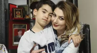 Kırklareli'nde Şehit Eşi Fedakar Anne Oğluna Hem Anne Oldu Hem de Baba