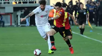 Spor Toto Süper Lig: Göztepe: 1 - Demir Grup Sivasspor: 2 (İlk Yarı)