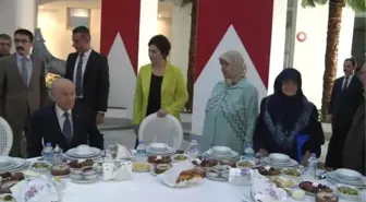 MHP Lideri Devlet Bahçeli Anneler Günü'nde Ülkücü Şehitlerin Aileleriyle Buluştu