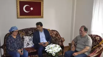 Şehit Öğretmenin Annesine Anlamlı Ziyaret