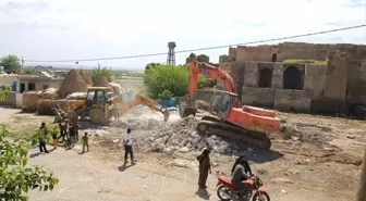 Harran'da Tarihi Dokuya Zarar Veren Yapılar Yıkılıyor