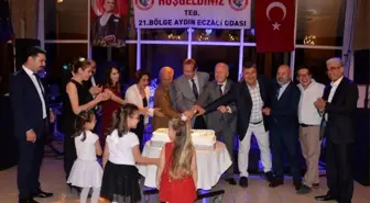 Meslekte 25. Yılını Dolduran Eczacılara Plaket