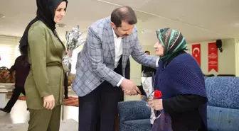 Sivas Valisi Ayhan'dan Huzurevine Ziyaret