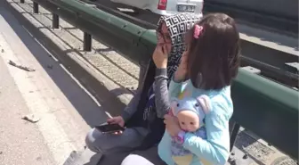 Zincirleme Kazada Yaralanan Küçük Lina, Elindeki Oyuncağı Bırakmadı