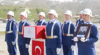 Hakkari'de Yürek Yakan Tören