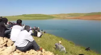 Yüzme Bilmeyen Genç, Girdiği Baraj Gölünde Boğuldu