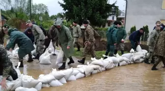 Bosna Hersek'te Yaşanan Taşkınlar Hayatı Felç Etti