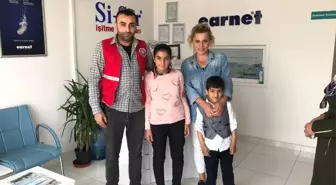 Elif ve Kardeşinin Duyma Sevinci