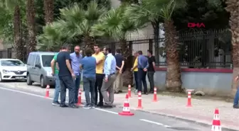 İzmir Evde Siyanür Faciası Anne ile Baba Öldü, 3 Çocukları Tedavi Altında-2