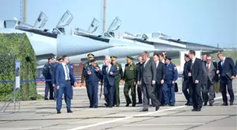 Putin'e Hipersonik Kinjal Füzesiyle Donatılan Mig-31 Uçağı Tanıtıldı