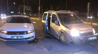 Adıyaman'da Trafik Kazası: 2 Yaralı